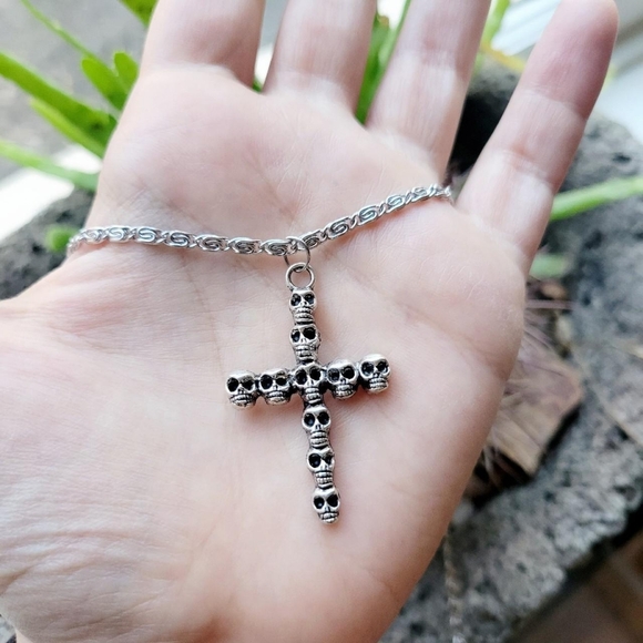 New Unisex Classic Skull Cross Dangle Drop Necklace - Picture 4 of 5